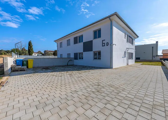 Ivana 아파트 풀라