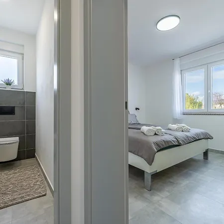 Ivana Apartment *