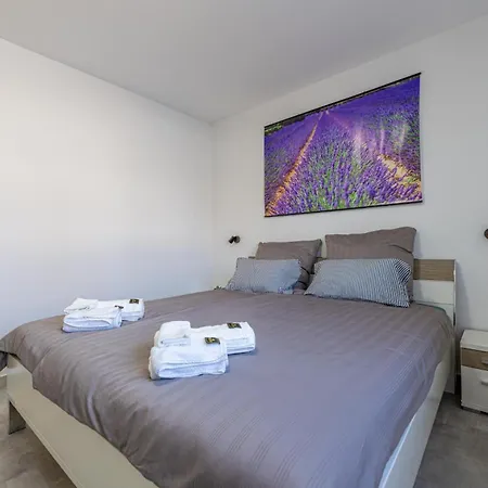 Ivana Apartment *